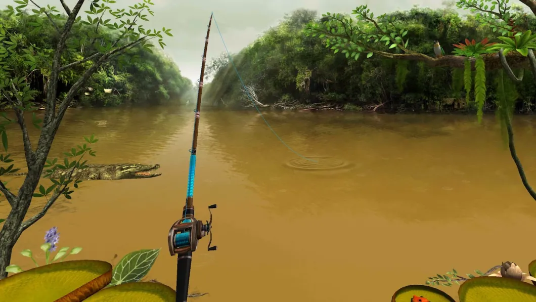 Rio de água barrenta entre mata cerrada, com um jacaré à tona junto à margem e a cana em primeiro plano, em Fishing Clash